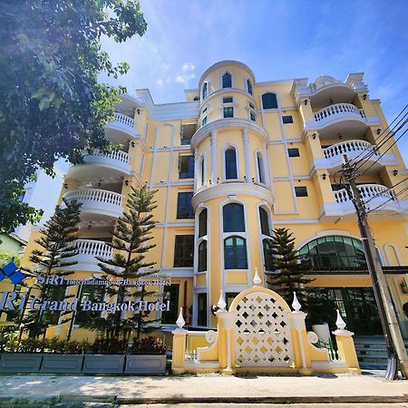 Siri Grand Bangkok Hotel Экстерьер фото