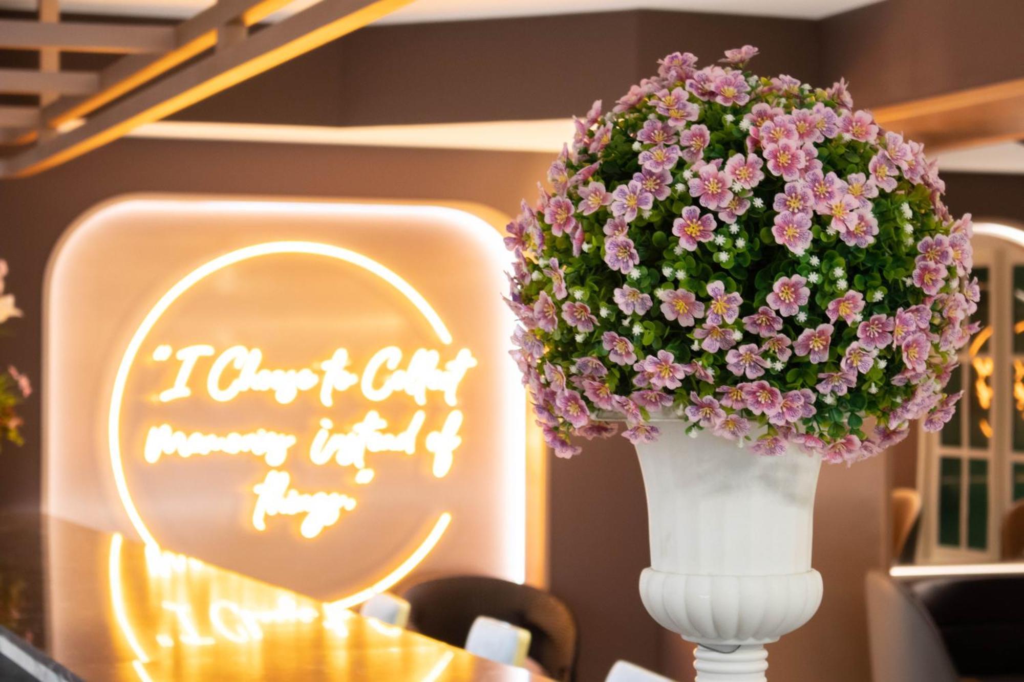 Siri Grand Bangkok Hotel Экстерьер фото