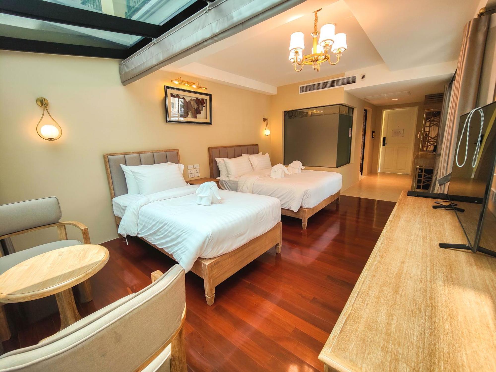 Siri Grand Bangkok Hotel Экстерьер фото